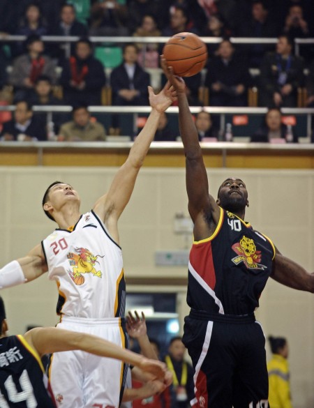 世体：费尔明今天将接受检查确定周末能否上场，预计欧冠复出（世体：费尔明今日接受检查评估周末能否出战，欧冠预计复出）