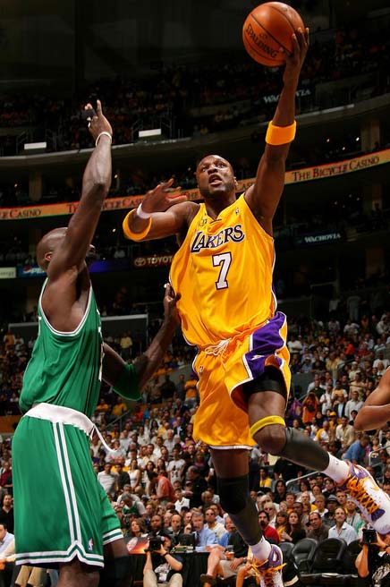 开始北伐！曼联在客场以4比1轻取狼队，3轮不败后升第6（北上征途开启！曼联客场4-1胜狼队，三轮不败升至第六）