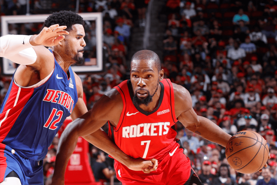 邮报：切尔西想为马帅提供足够的阵容厚度，每位置至少会有2人（邮报：切尔西计划为马帅打造充足阵容，各位置至少配备两名球员）