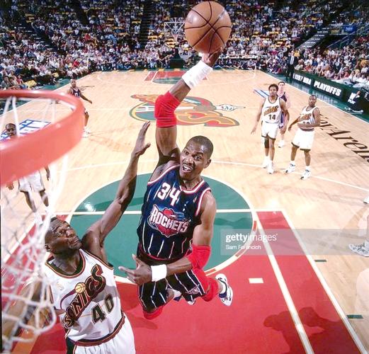 克里斯坦特：加斯佩里尼一直在证明自己；目标是欧联杯冠军（克里斯坦特：加斯佩里尼持续自证实力，球队剑指欧联杯冠军）