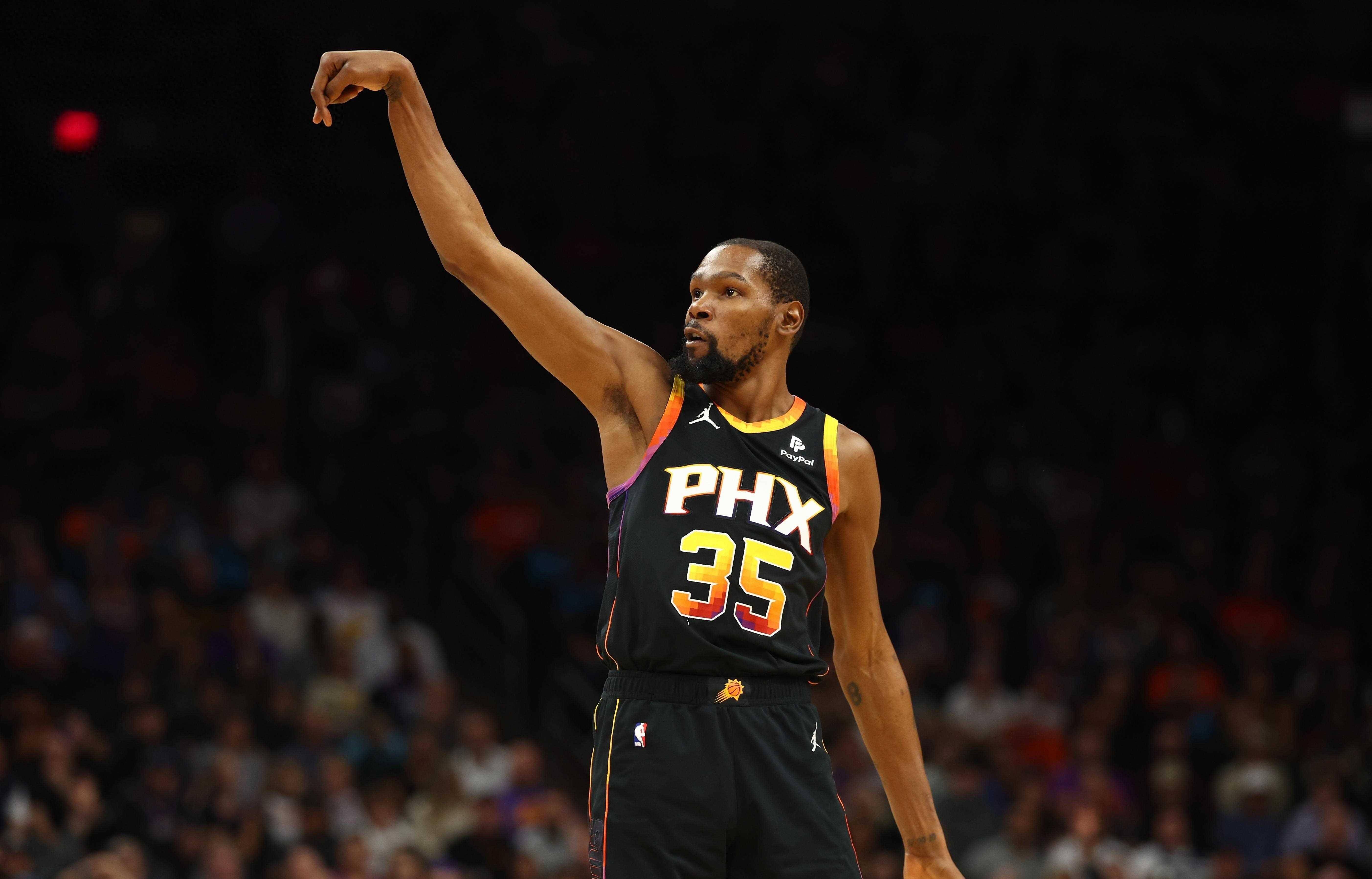 挪威客场4-1逆转意大利全胜晋级世界杯正赛，哈兰德梅开二度（哈兰德双响，挪威客场4比1逆转意大利，以全胜战绩直通世界杯正赛）